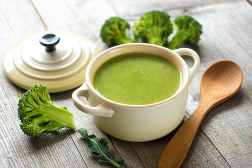 Vegan cream of broccoli soup 